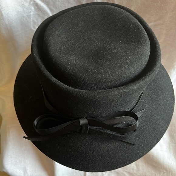 Women’s 100% Wool Handmade Hat. - Picture 3 of 8